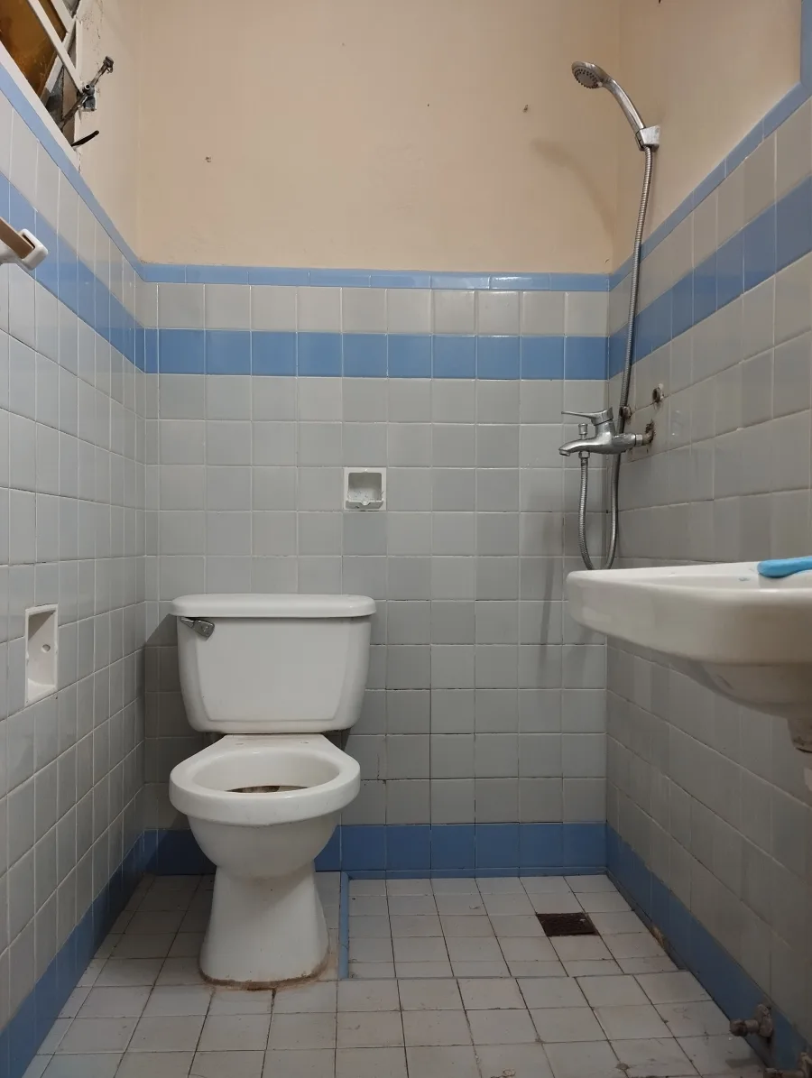 Baño privado con agua caliente 24 horas